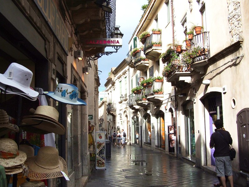 poverty reduction in italy