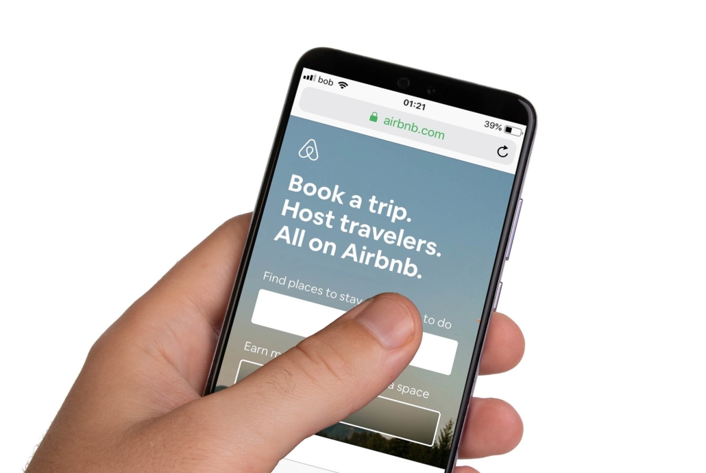 Airbnb Bookings in Ukraine