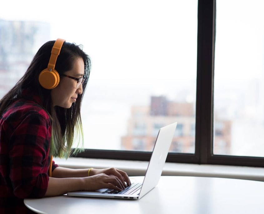 BPO Industry Lifts Philippine Population from Poverty