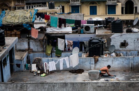 Longer Life Expectancy in Rich Communities Compared to Poor