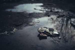 Removing toxic dyes from wastewater